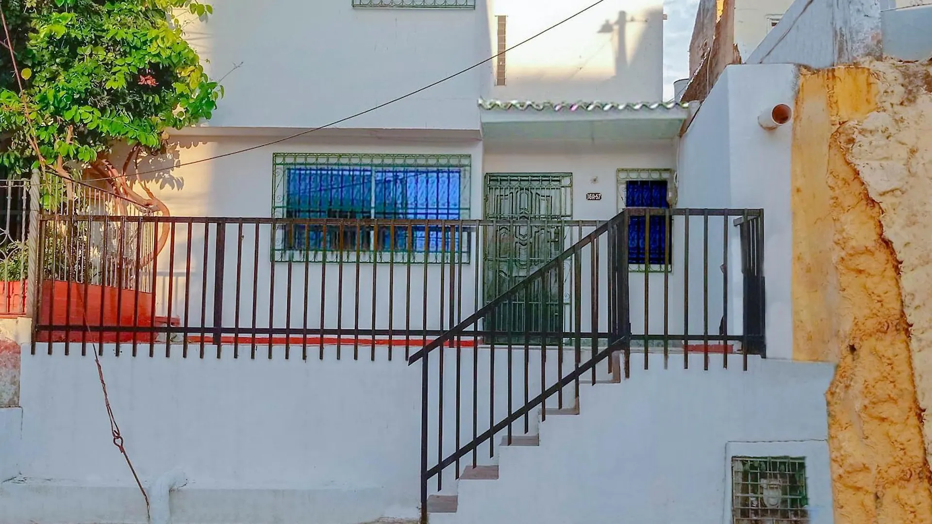 Lovely And Close To Airport, Sea, And Old Town Cartagena